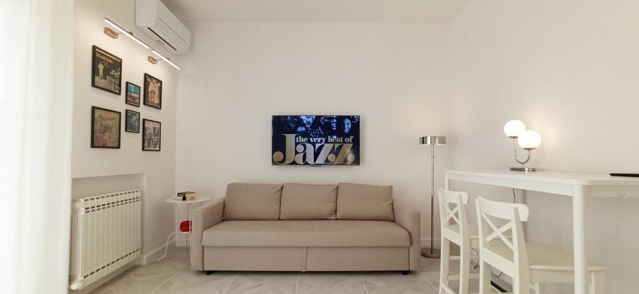 Colombo 477 Stanze Jazz, Soul, Classica Civitanova Marche Exterior photo